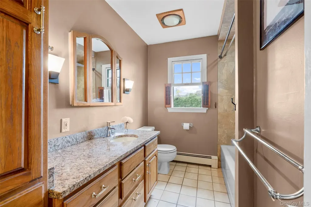 11 Gale Drive Poughkeepsie NY 12603