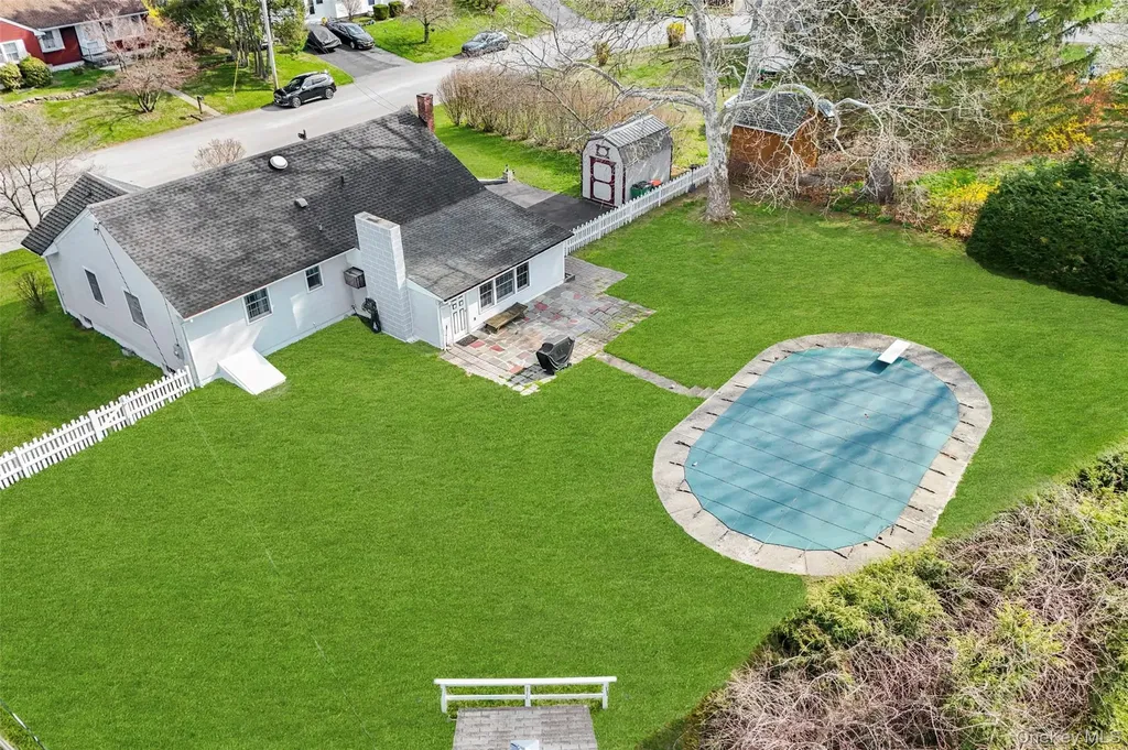 11 Gale Drive Poughkeepsie NY 12603