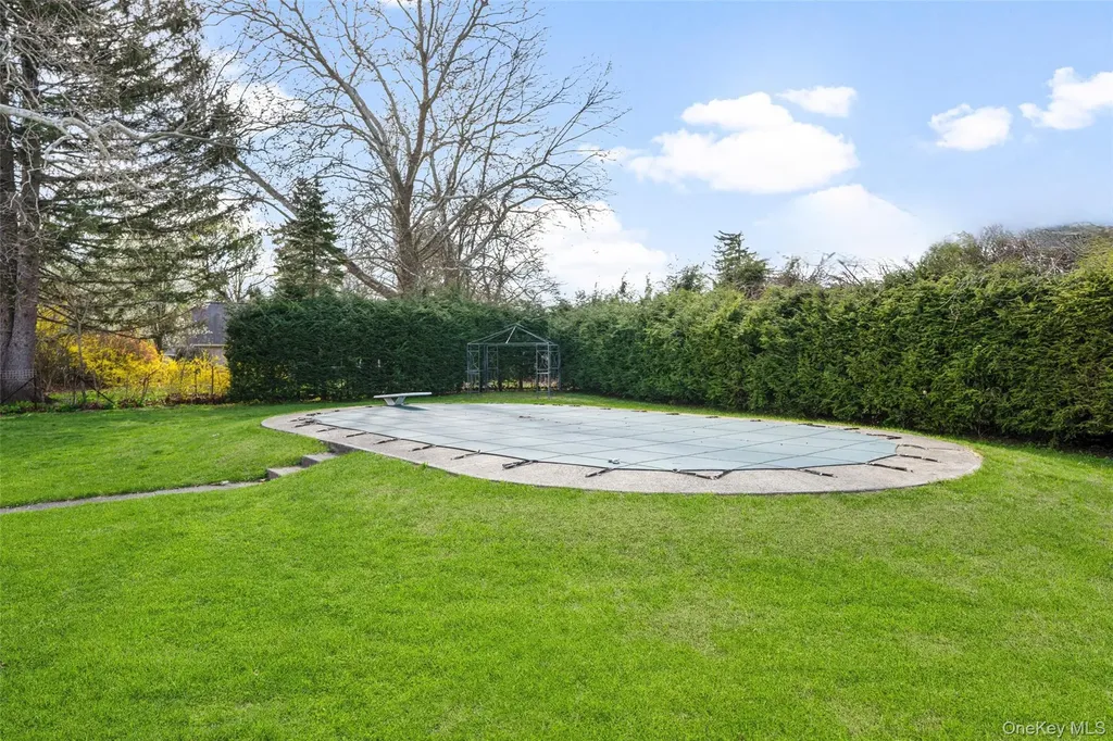 11 Gale Drive Poughkeepsie NY 12603