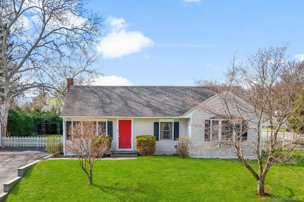 11 Gale Drive Poughkeepsie NY 12603