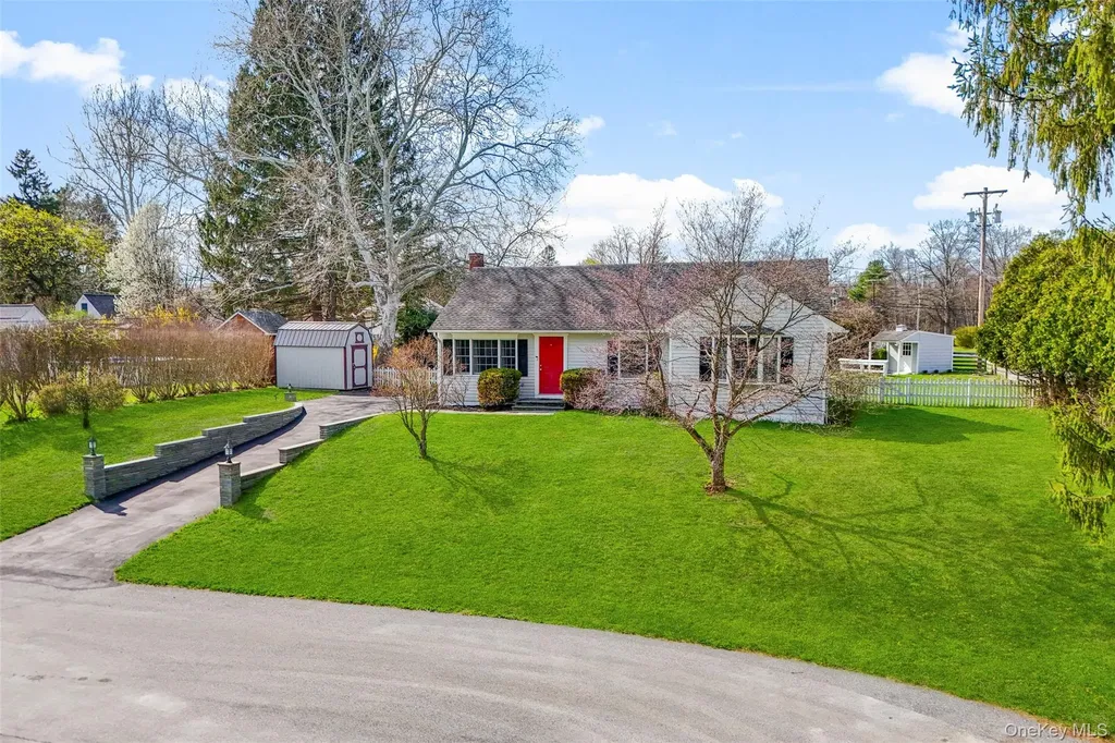 11 Gale Drive Poughkeepsie NY 12603