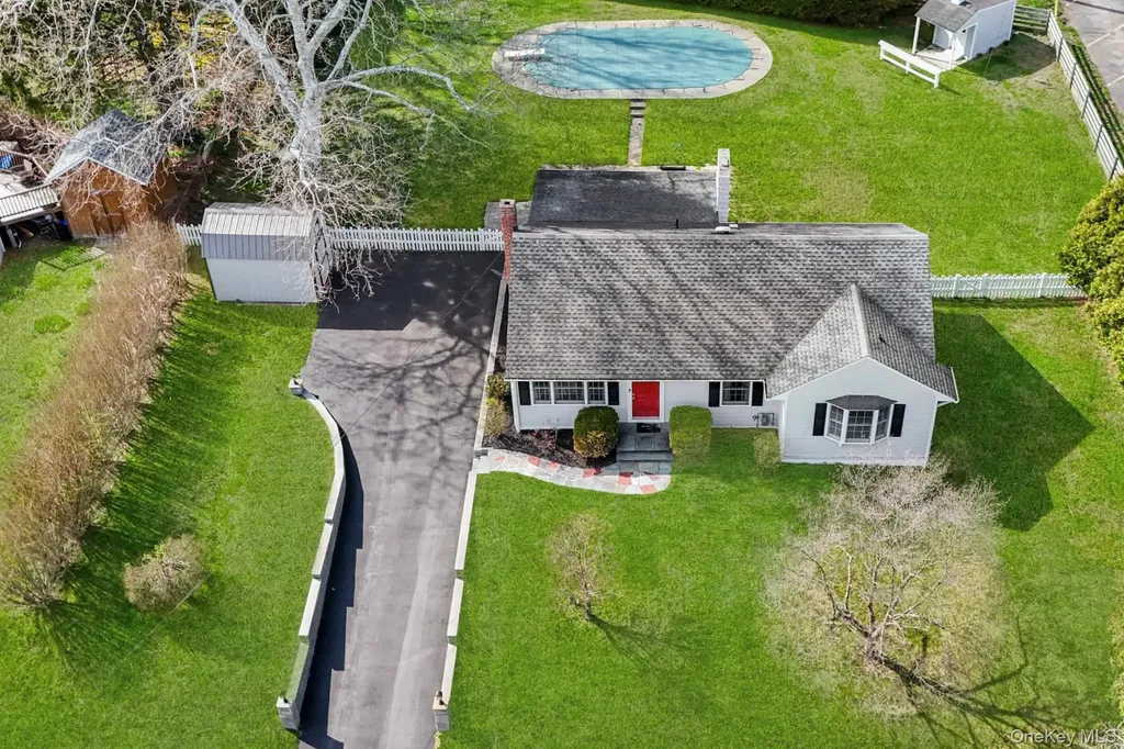 11 Gale Drive Poughkeepsie NY 12603