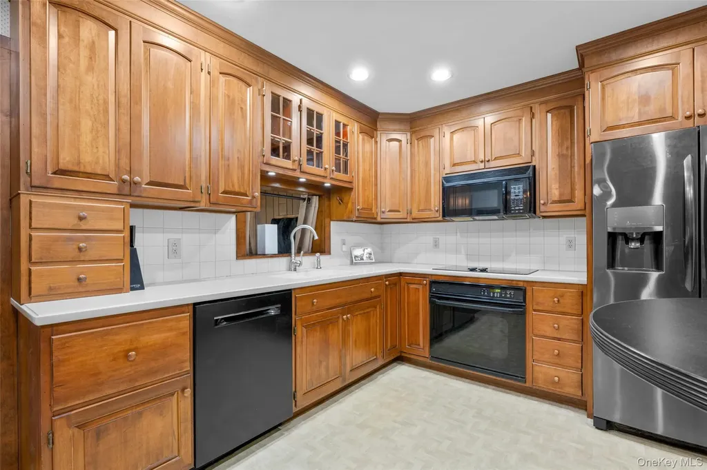 11 Gale Drive Poughkeepsie NY 12603