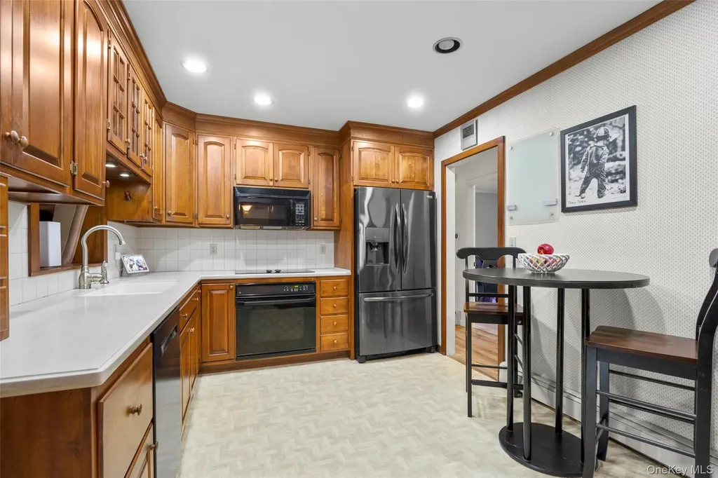 11 Gale Drive Poughkeepsie NY 12603