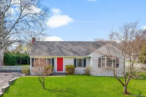 11 Gale Drive Poughkeepsie NY 12603