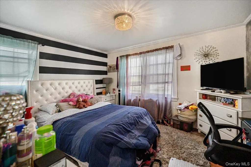 37 Cedar Road Inwood NY 11096