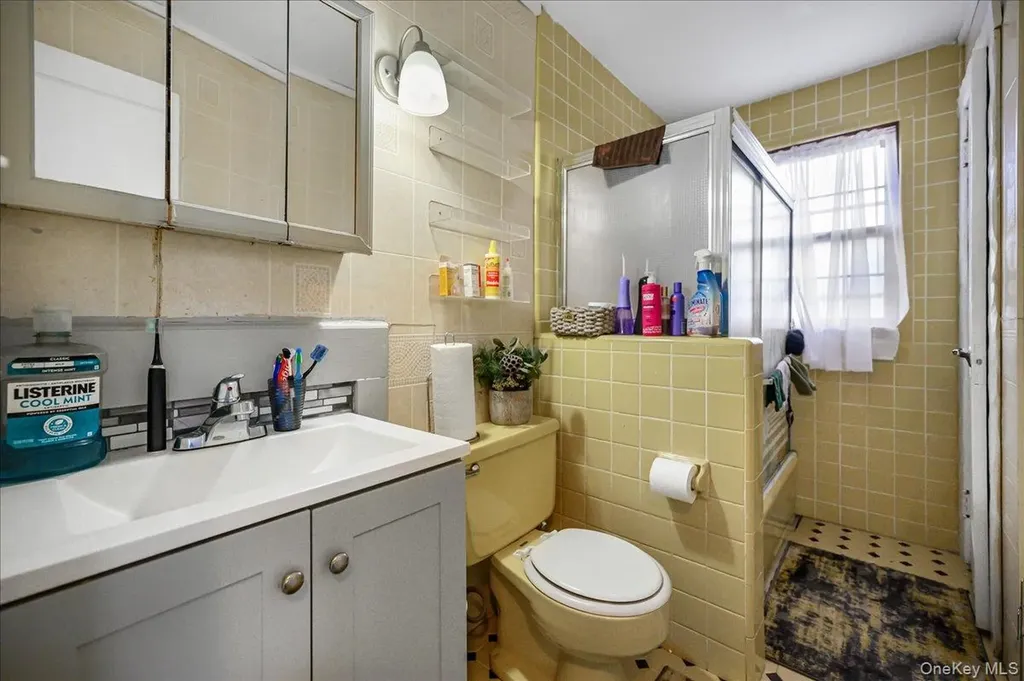 37 Cedar Road Inwood NY 11096