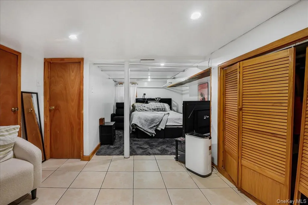 37 Cedar Road Inwood NY 11096