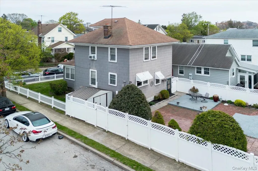 37 Cedar Road Inwood NY 11096