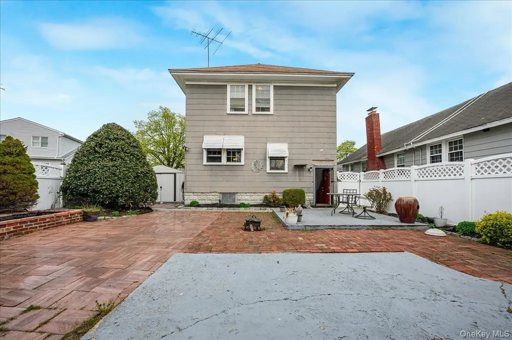 37 Cedar Road Inwood NY 11096