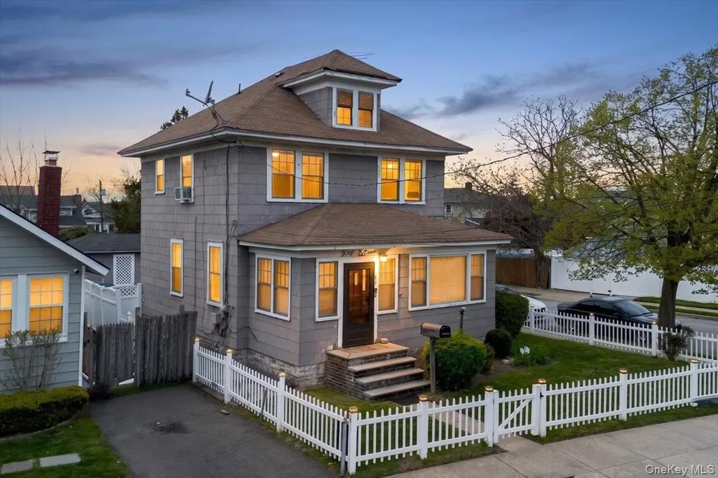 37 Cedar Road Inwood NY 11096