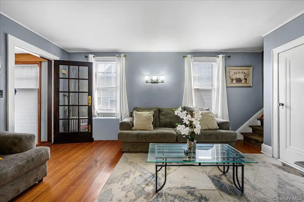 37 Cedar Road Inwood NY 11096