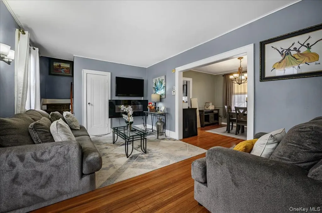37 Cedar Road Inwood NY 11096
