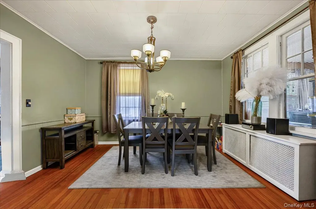 37 Cedar Road Inwood NY 11096
