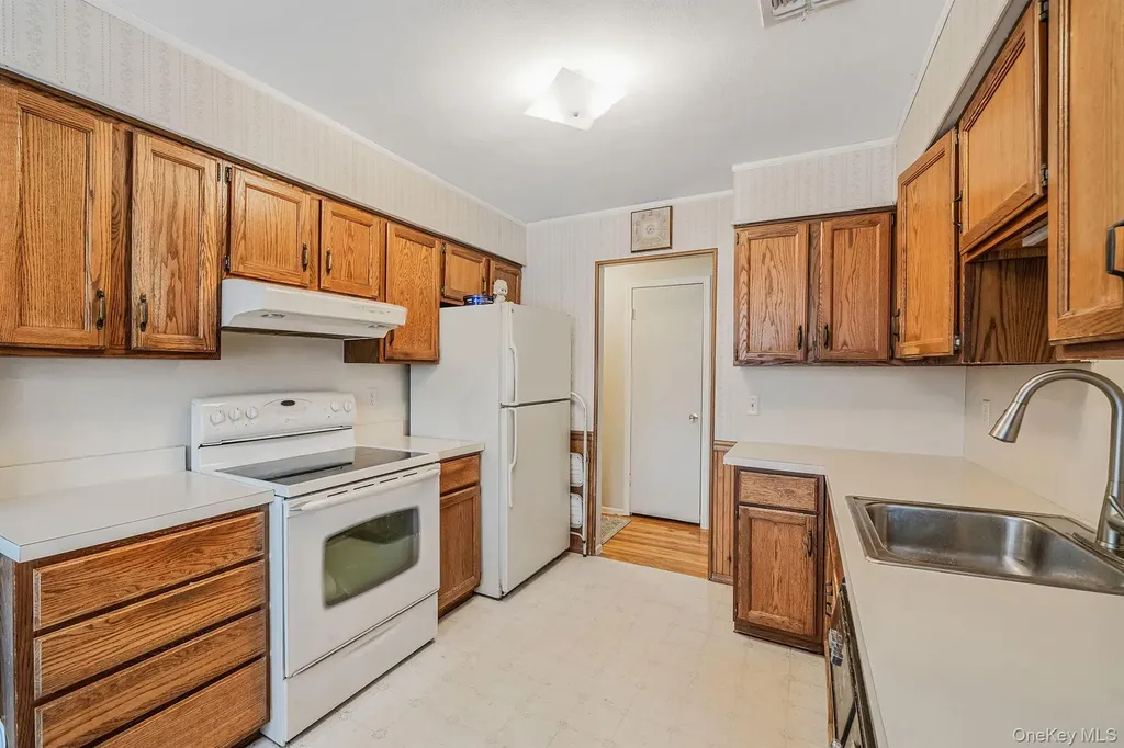 1 Whitman Drive Medford NY 11763