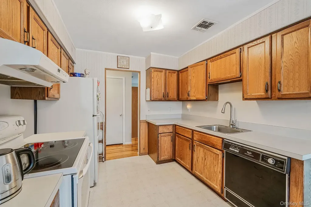 1 Whitman Drive Medford NY 11763