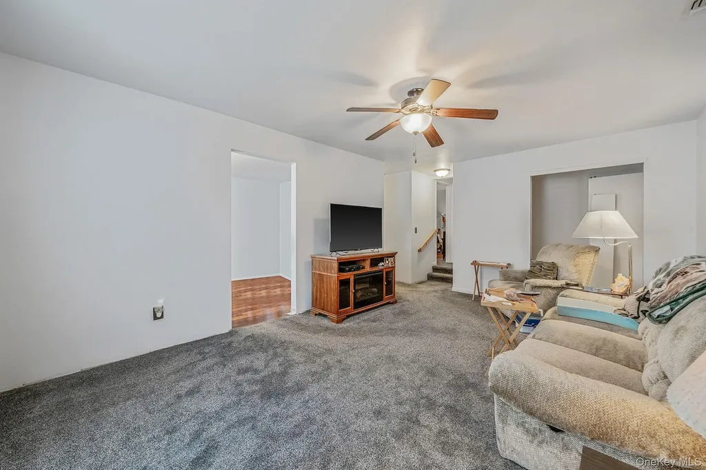 1 Whitman Drive Medford NY 11763