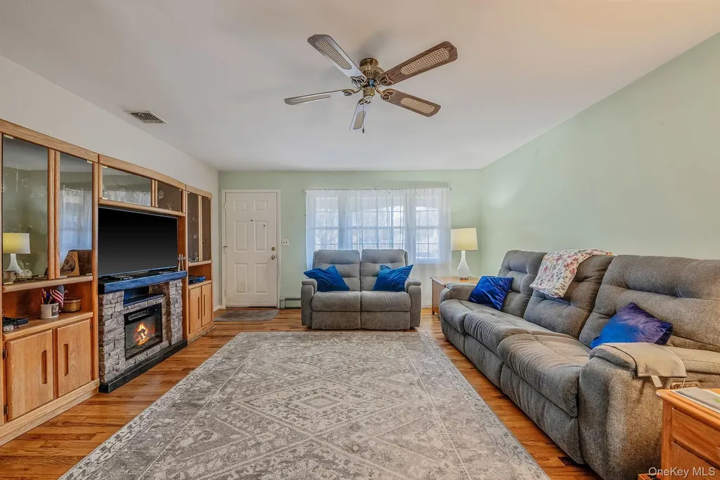 1 Whitman Drive Medford NY 11763