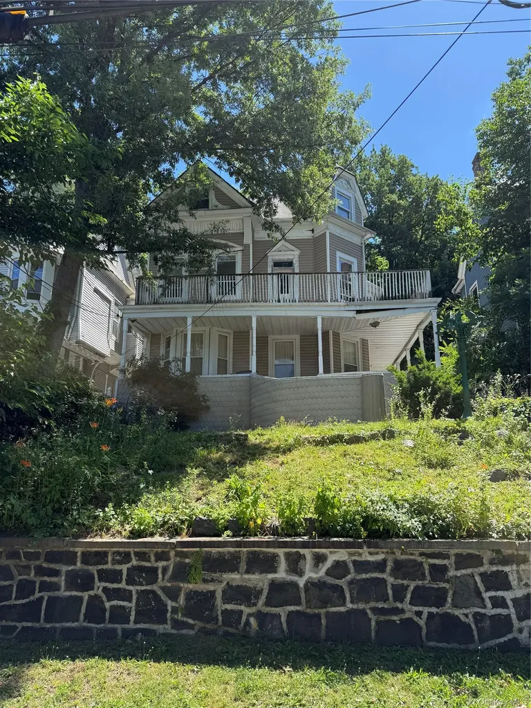 512 Warburton Avenue Yonkers NY 10701