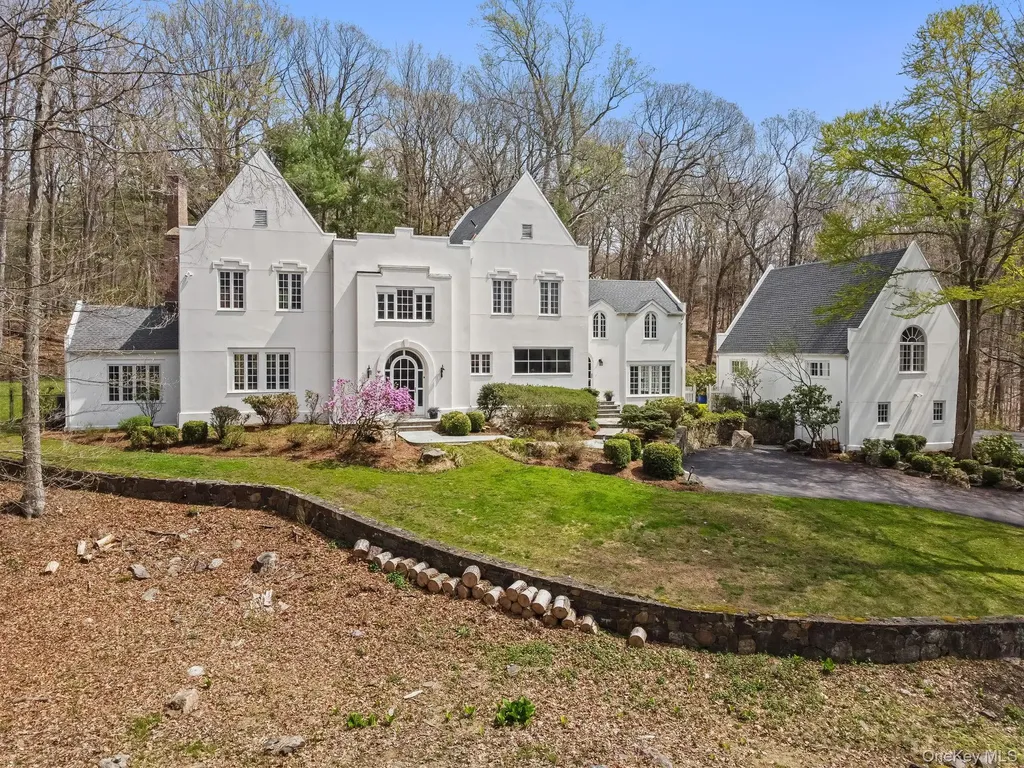 17 Spyrock Road Pound Ridge NY 10576