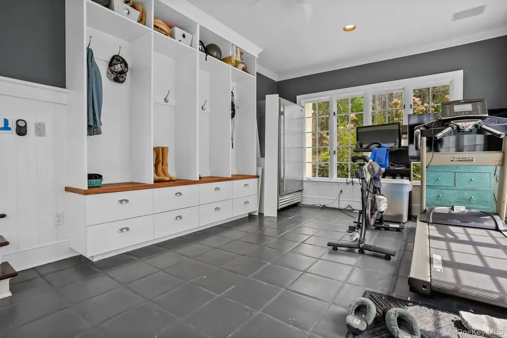 17 Spyrock Road Pound Ridge NY 10576