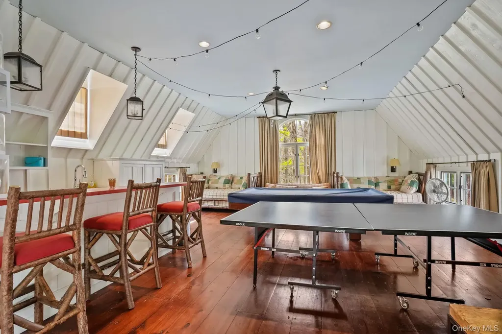 17 Spyrock Road Pound Ridge NY 10576