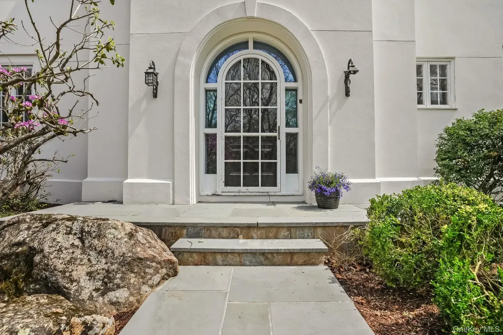 17 Spyrock Road Pound Ridge NY 10576