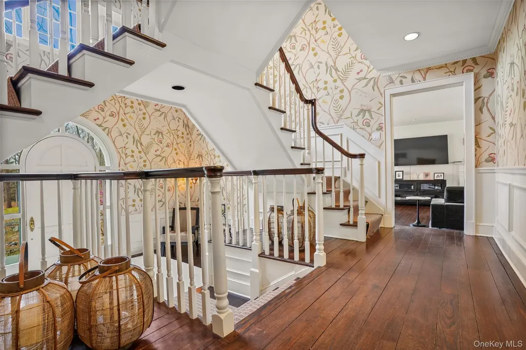 17 Spyrock Road Pound Ridge NY 10576