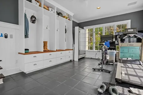 17 Spyrock Road Pound Ridge NY 10576