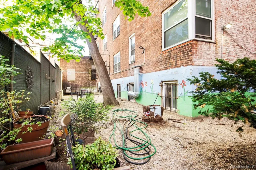 72-15 37th Avenue Jackson Heights NY 11372