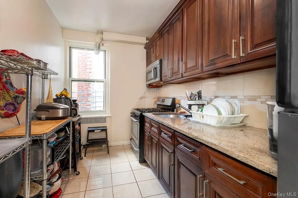 72-15 37th Avenue Jackson Heights NY 11372