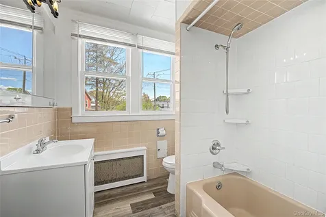 6 Littleworth Lane Sea Cliff NY 11579