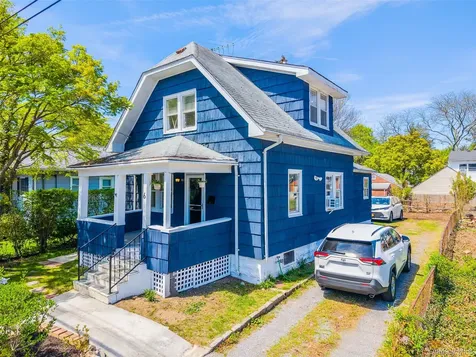 6 Littleworth Lane Sea Cliff NY 11579