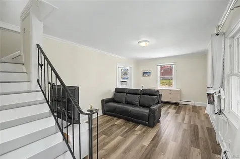 6 Littleworth Lane Sea Cliff NY 11579