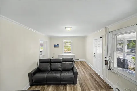 6 Littleworth Lane Sea Cliff NY 11579
