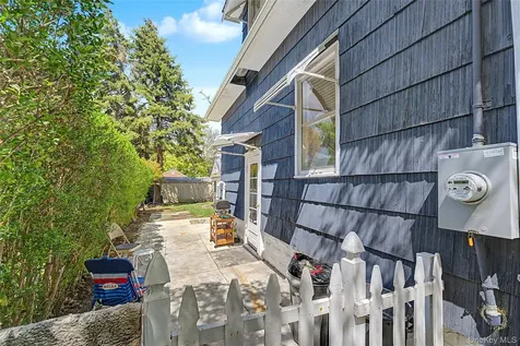 6 Littleworth Lane Sea Cliff NY 11579