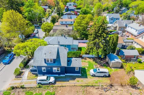 6 Littleworth Lane Sea Cliff NY 11579