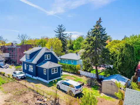 6 Littleworth Lane Sea Cliff NY 11579