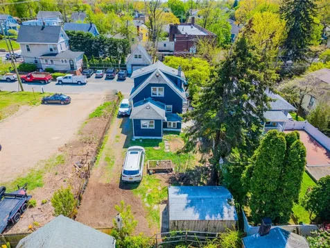6 Littleworth Lane Sea Cliff NY 11579