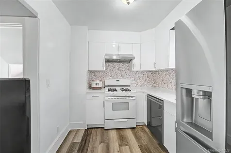 6 Littleworth Lane Sea Cliff NY 11579