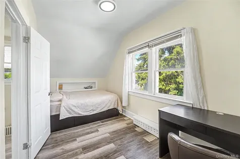 6 Littleworth Lane Sea Cliff NY 11579