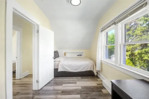 6 Littleworth Lane Sea Cliff NY 11579