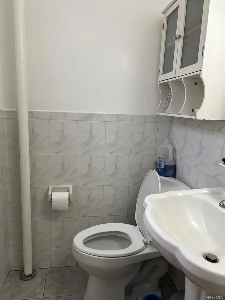 1332 Metropolitan Avenue Bronx NY 10462