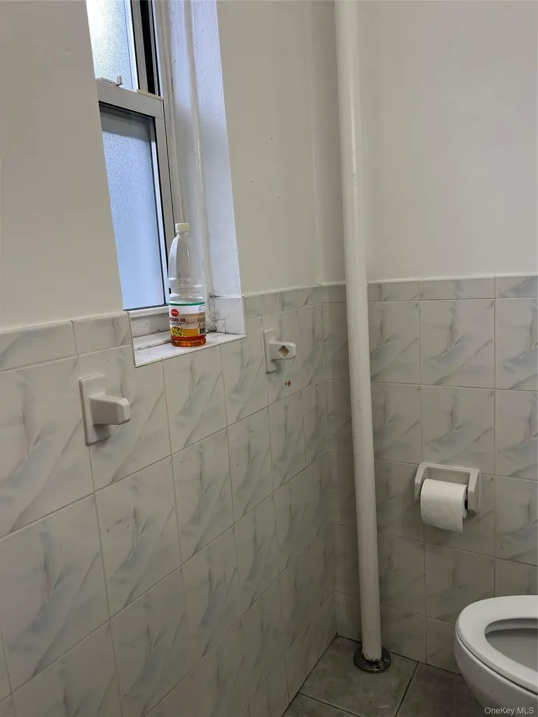 1332 Metropolitan Avenue Bronx NY 10462
