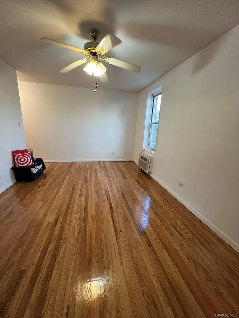 1332 Metropolitan Avenue Bronx NY 10462