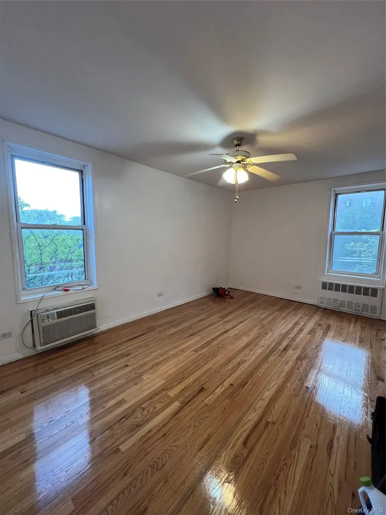 1332 Metropolitan Avenue Bronx NY 10462
