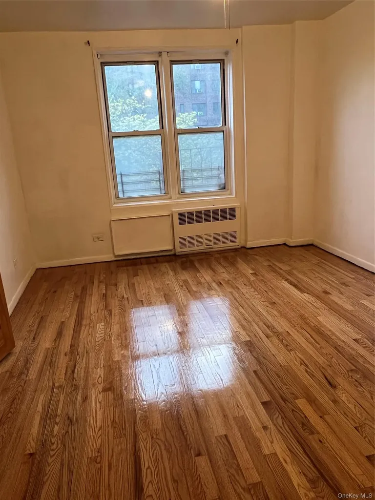 1332 Metropolitan Avenue Bronx NY 10462