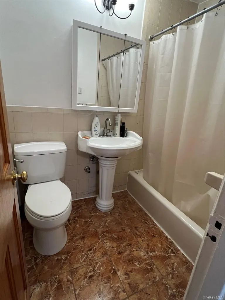 1332 Metropolitan Avenue Bronx NY 10462
