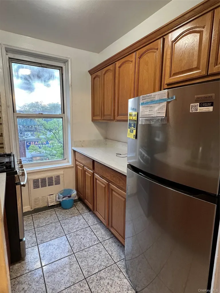 1332 Metropolitan Avenue Bronx NY 10462