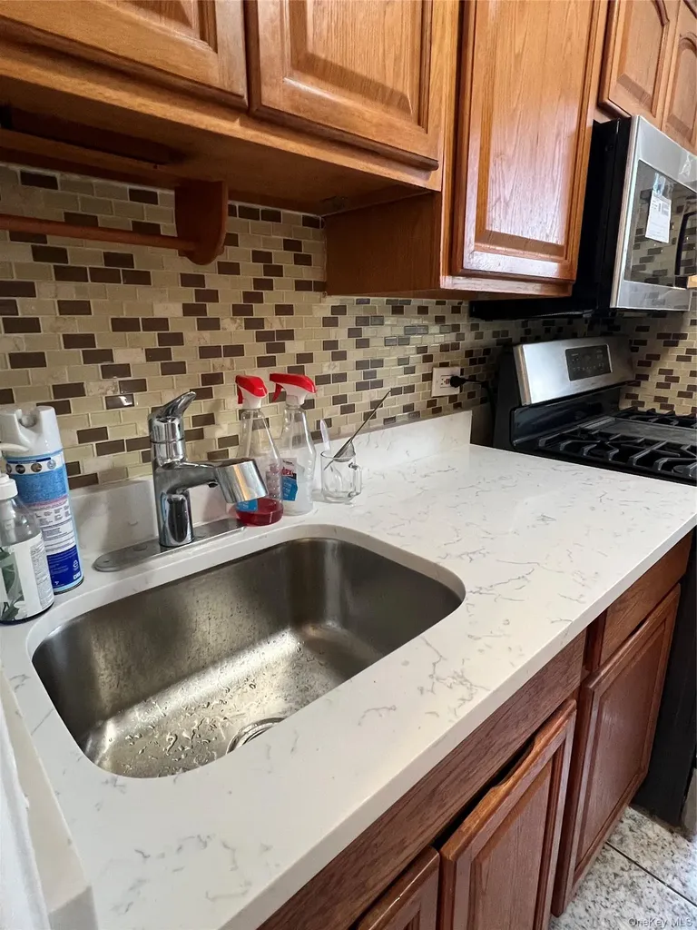 1332 Metropolitan Avenue Bronx NY 10462